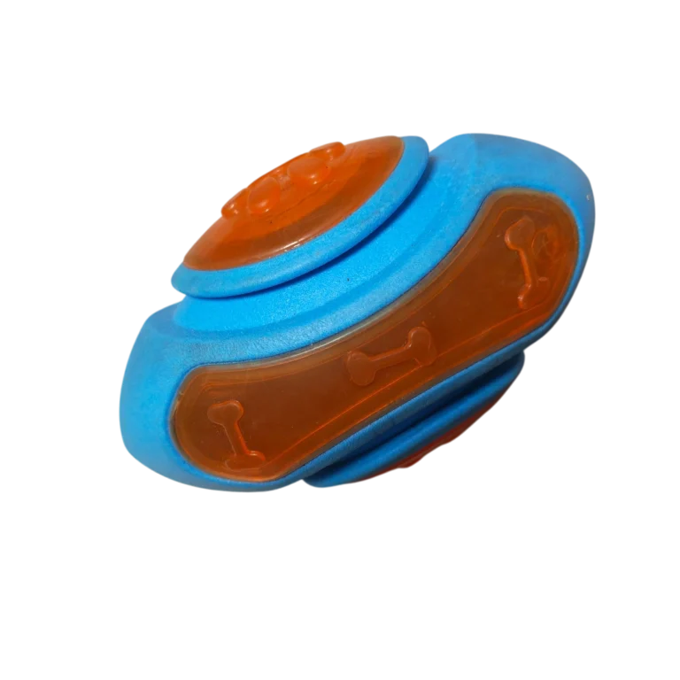 Гумирана кучешка играчка с форма на ръгби топка в синьо и оранжево – 14×9.6 см