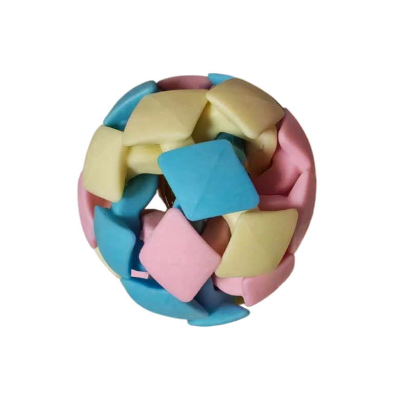 Пастелна топка за куче със звънче и пъзелна структура – 6 см диаметър